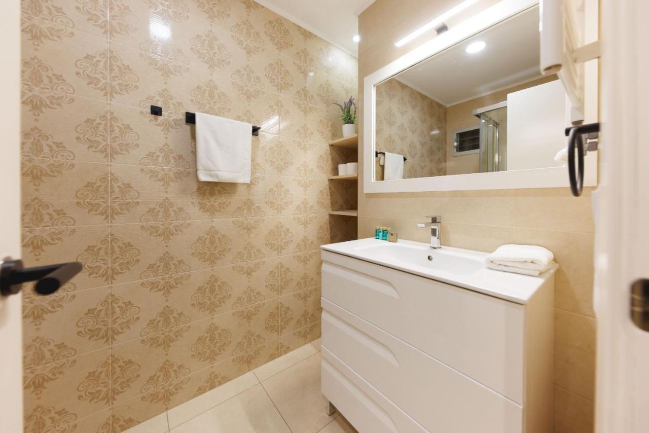 Bravissimo Figuerola, Spacious 3-Bedroom Apartment Girona Exteriör bild