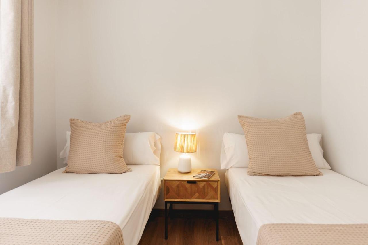 Bravissimo Figuerola, Spacious 3-Bedroom Apartment Girona Exteriör bild