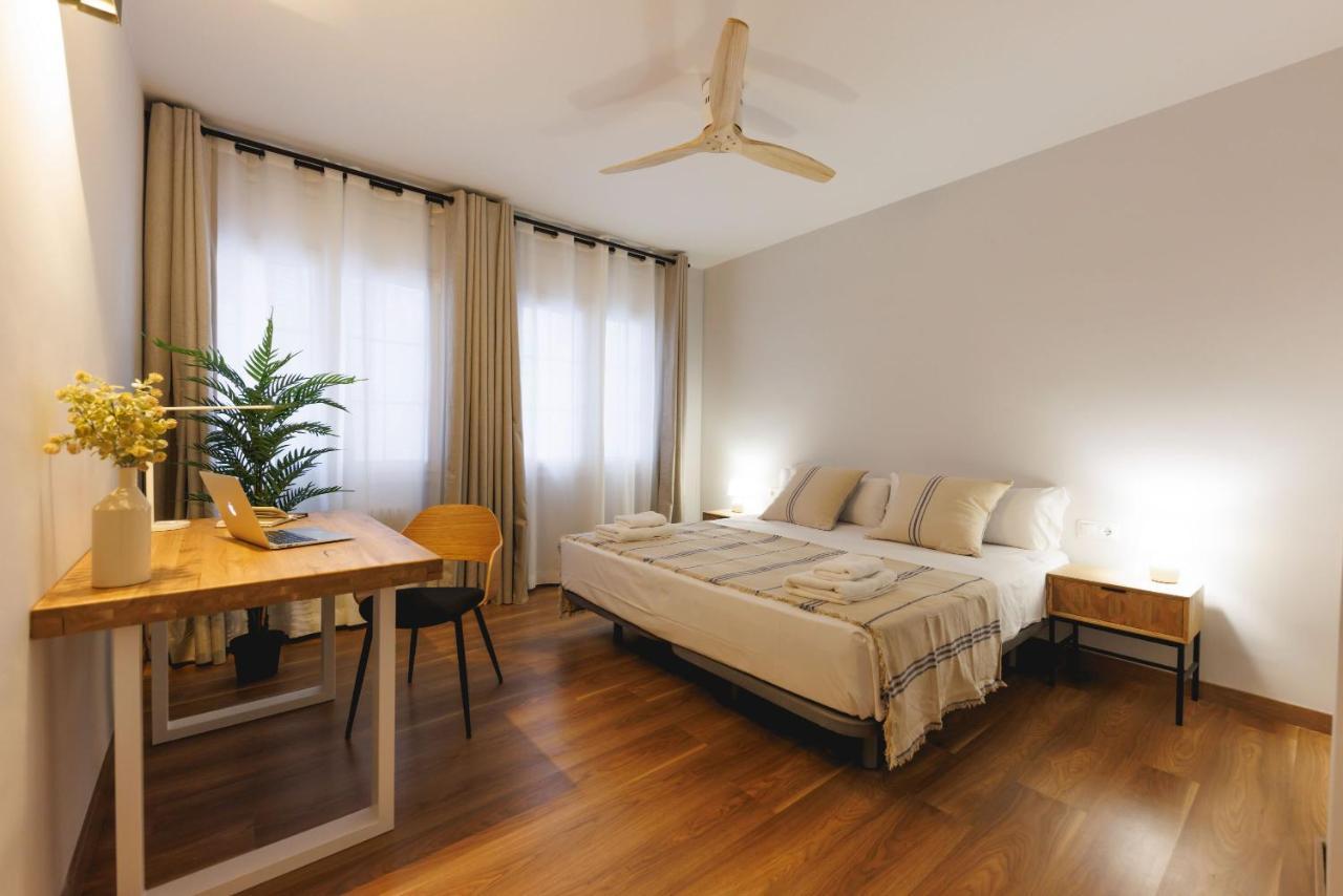 Bravissimo Figuerola, Spacious 3-Bedroom Apartment Girona Exteriör bild