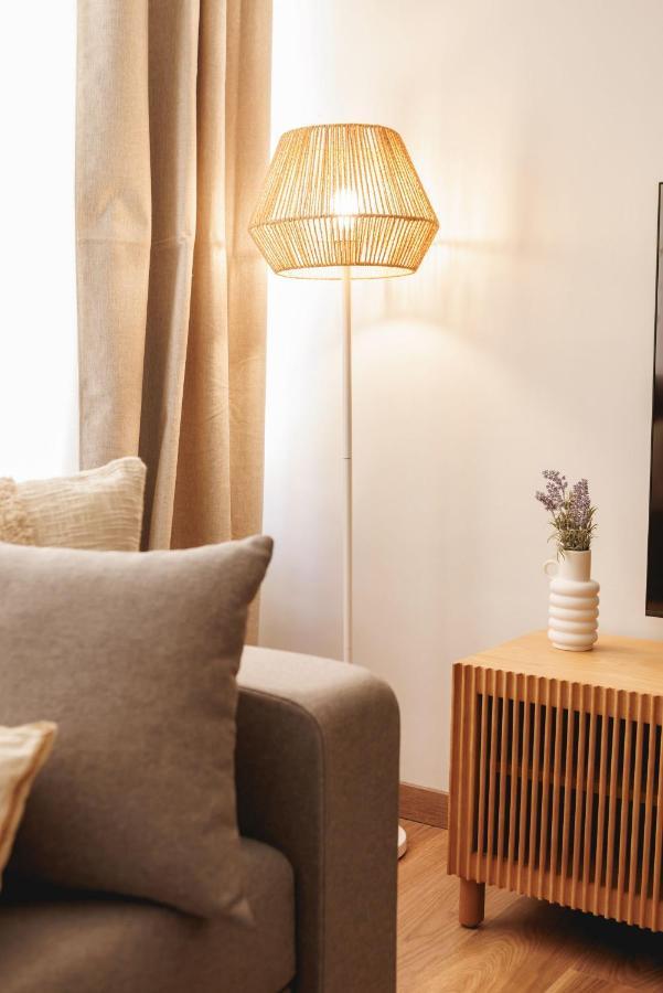 Bravissimo Figuerola, Spacious 3-Bedroom Apartment Girona Exteriör bild